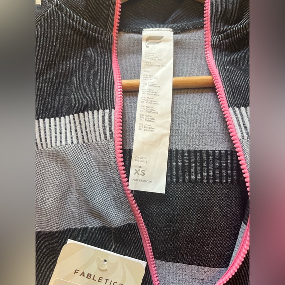 Fabletics Tory Cropped Seamless Jacket - Picture 4 of 6